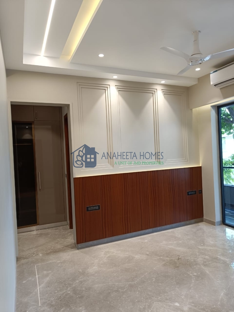 3 BHK Builder Floor Opposite Malibu Market